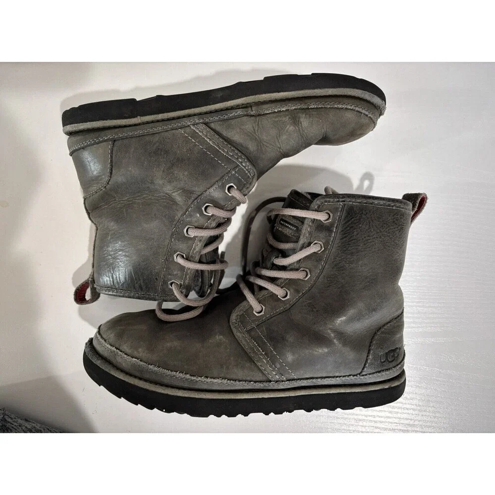UGG Men's Harkley Leather WP Lightweight Wool Lining Char Boots Size 6
